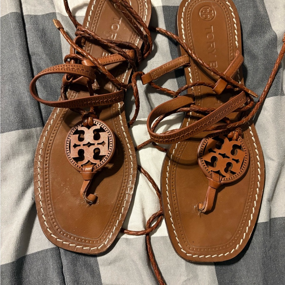 Tory Burch Brown Sandals with Timeless Elegance
